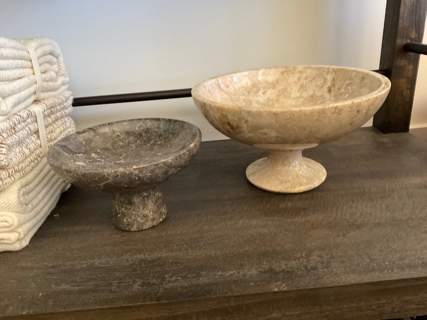 Marble pedestal bowl (medium)